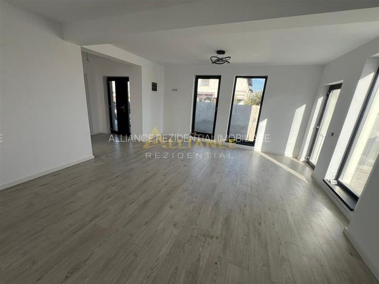 Casa individuala - 4 camere - 2 bai - 280mp teren - 10