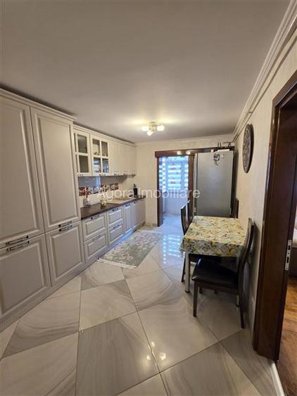 Apartament cu 3 camere - complet mobilat si utilat - 2