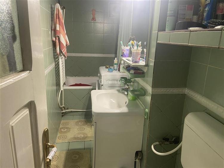 Apartament 2 camerec , zona centrala 2 Stejari , et 2 4, decomandat , centrala t - 13