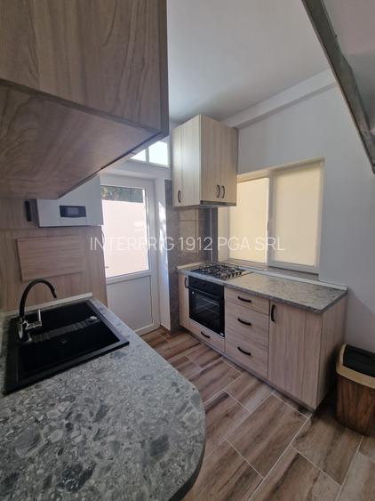 Casa de vanzare, 5 camere, zona Vatra Luminoasa - 3