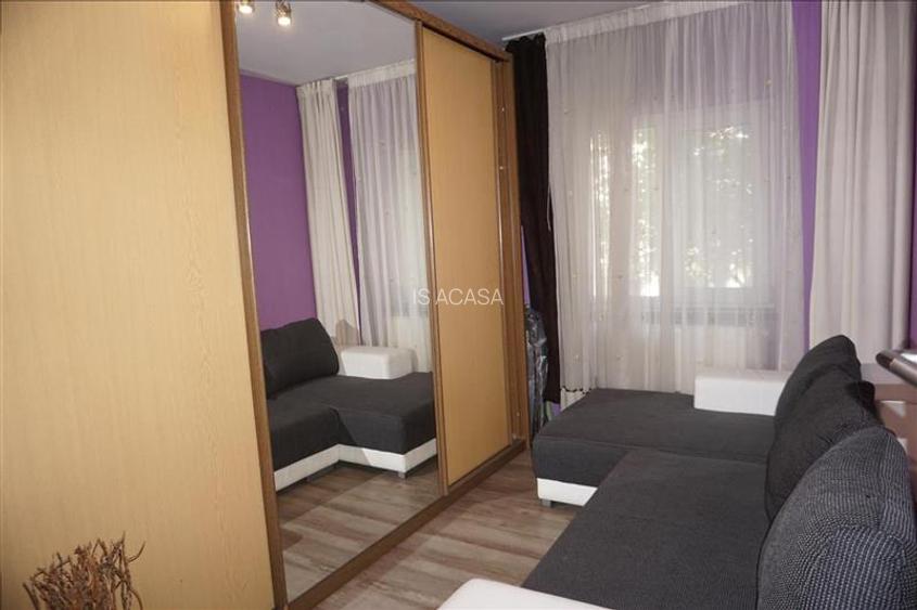 Apartament cu 4 camere si CT in 1 Mai - 8