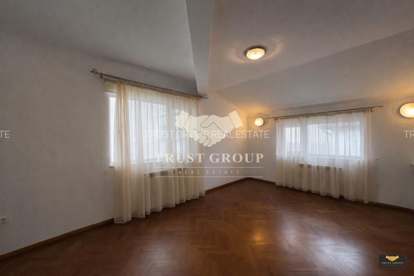 Casa  Individuala | Herastrau  | Curte proprie | 3 Locuri de parcare - 3