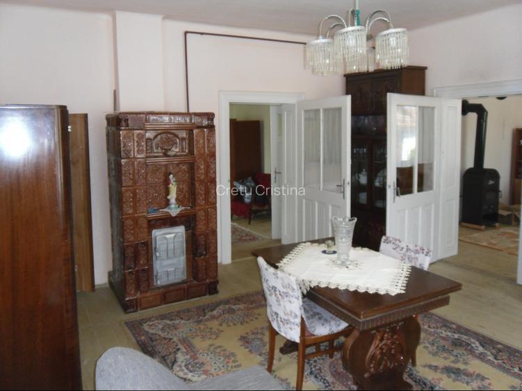 Casa/ gospodarie  saseasca in sat Bunesti, judet Brasov. Pe drumul spre VISCRI.  - 5