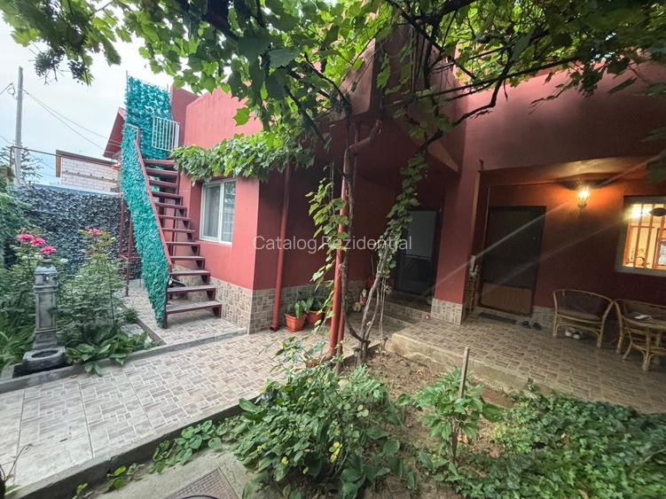 Vila de vanzare cu 2 apartamente individuale in Cartierul 23-metrou Republica - 31