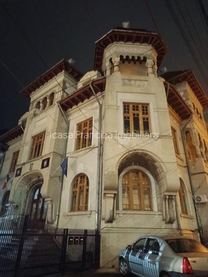 Vilă 6 camere în Centru Iași, 197mp, teren 330mp, deschidere dublă, zona zero - 12