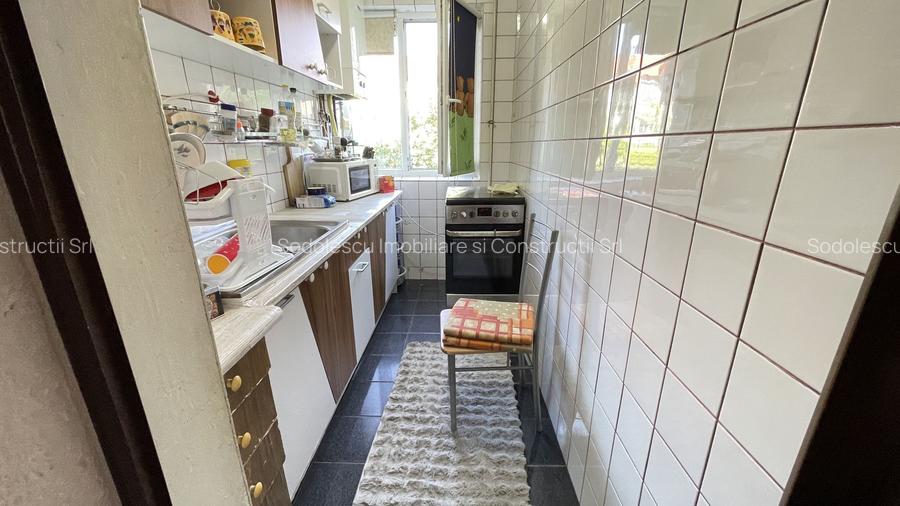 Apartament cu trei camere,etaj 2 - zona Cetatii - 12