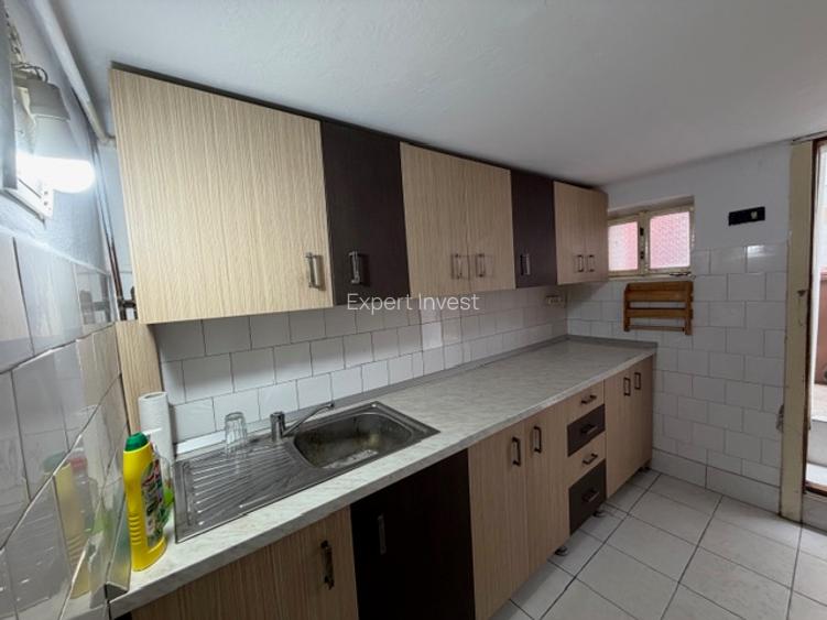 Casa singur in curte - 3 camere - teren 243 mp - zona Trei Stejari - 8