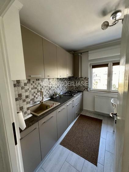 Apartament cu 2 camere semidecomandat, mobilat în Polonă - 12