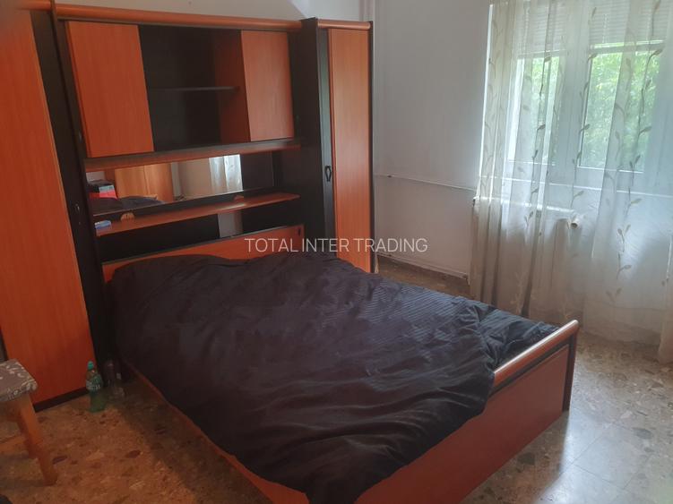 Vanzare 2 camere-2/8-decomandat-!3 Septembrie-Novaci-bl 89-reabilitat-114000 E - 2
