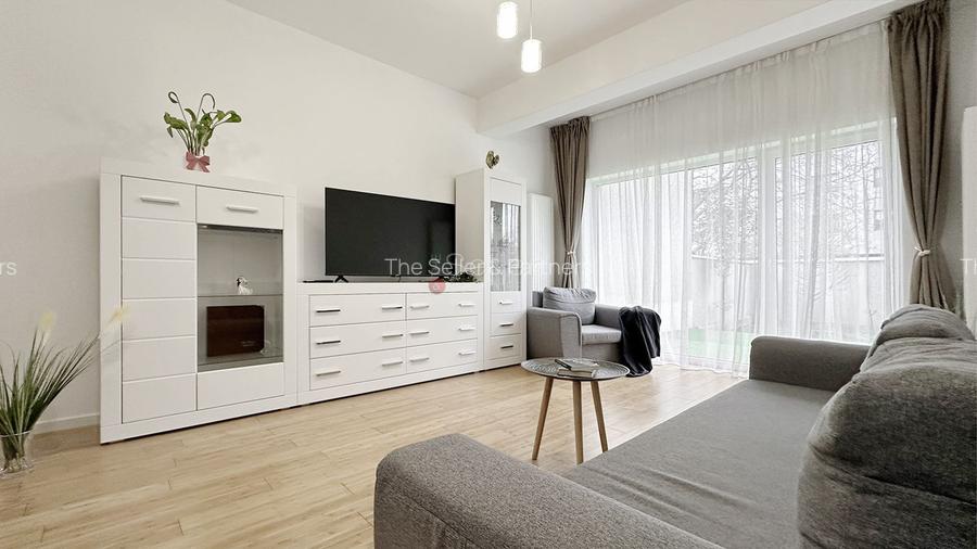 Zona Linistita Terasa Suprafata Generoasa - 2