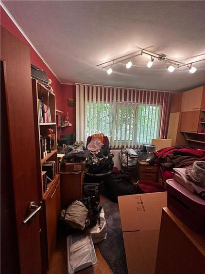 CIRCUMVALATIUNII - ETAJ 1 - BLOC IZOLAT - 4 camere - 2 bai - debara - decomandat - 19