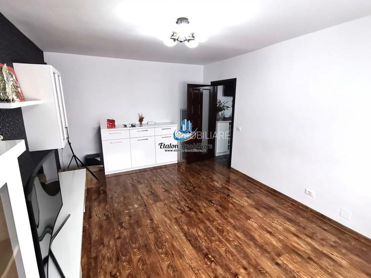 Apartament 3 camere decomandat zona Petrodava, Precista - 6