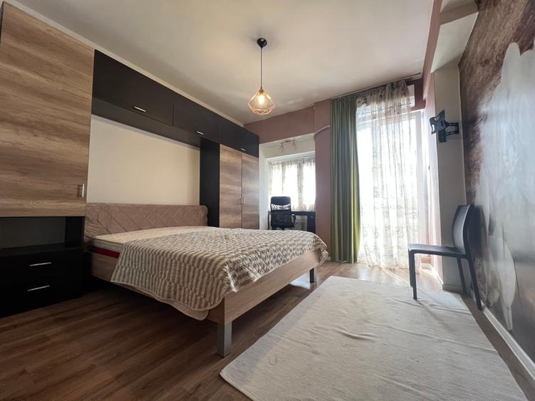 480€, metrou. Piata Universitatii