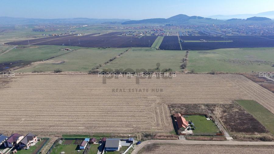 TEREN CU POTENȚIAL -LOCALIZAT LA INTERSECȚIA DRUMUL CU PLOPI -CASTELULUI -CRANGU - 5