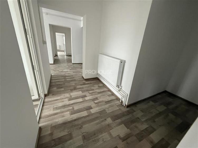 Adjud - spatiu comercial renovat complet - 15