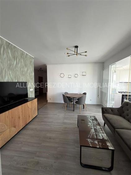 Apartament 3 camere nemobilat, bloc cu lift,METALURGIEI - 17