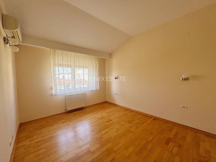 Casa cu curte si garaj dublu// Pipera// semimobilata - 19