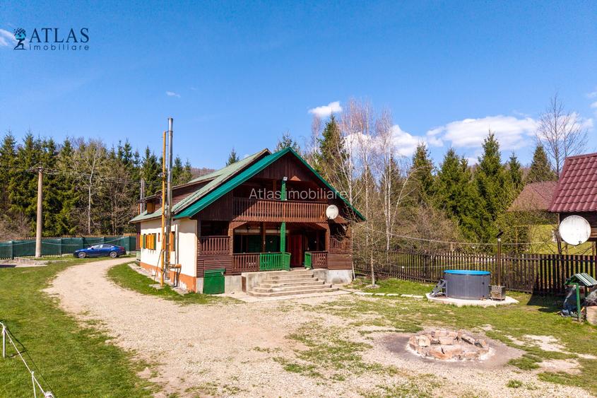 Vile turistice, locație montană superbă, la marginea pârâului,  2600 mp teren - 8