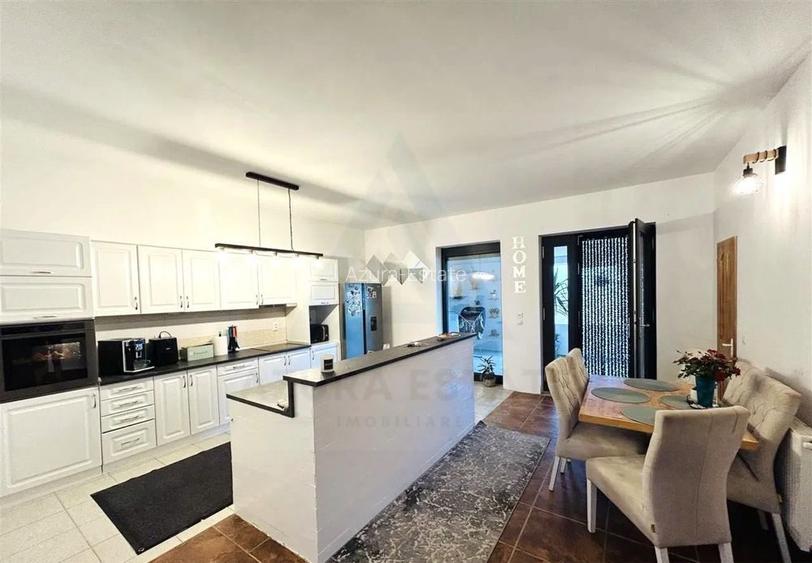 Casă 180 mp utili teren 710 mp panouri solare si hala in Sura Mare - 2