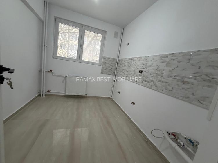 Titan 4 minute metrou - 2