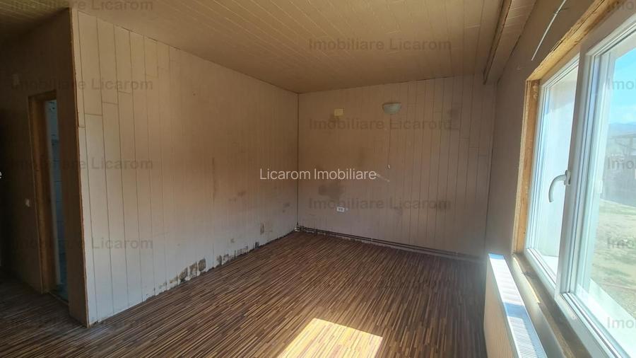 Proprietate in Cristian cu trei constructii+o fundatie,450000euro - 30