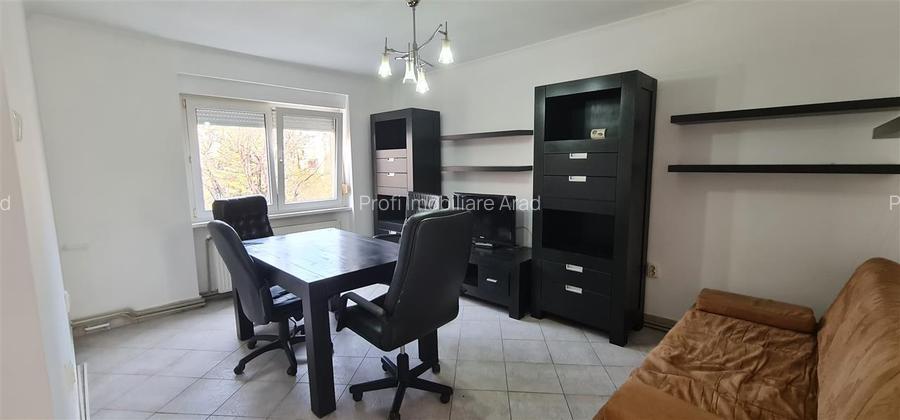 Ap. 2 camere, Bulevardul Revolutiei-Ziridava,  cu balcon mare - 9