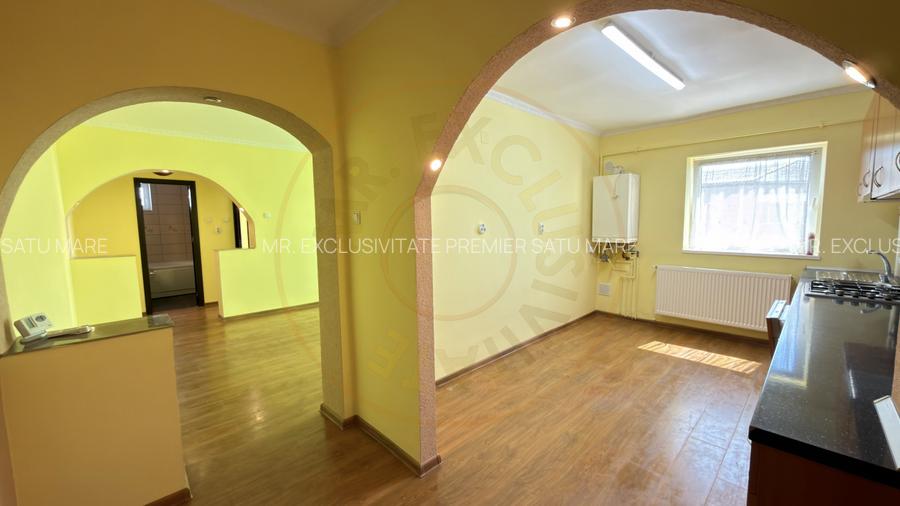 Vânzare Apartament 3 camere Etaj IV, MV1 - Str. Crinului 3 - Carei - 2