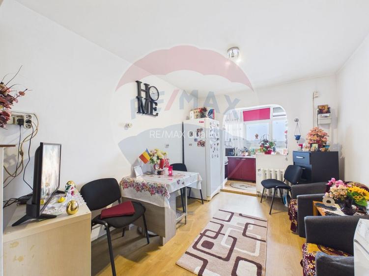 4 camere de vanzare in Rahova, la sosea, langa piata, renovat decent - 4