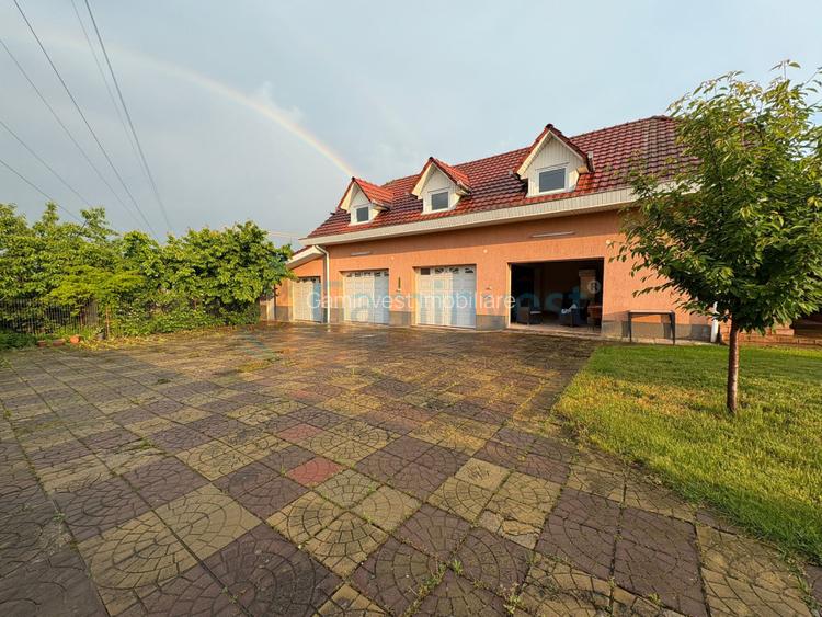 Vila cu 13 camere si 3000 mp de teren in Sanmartin, Bihor - 10