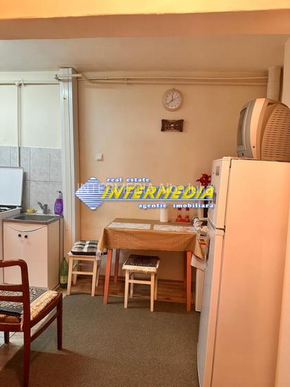 Garsoniera decomandata 32 mp de vanzare etaj 1 Cetate - 2