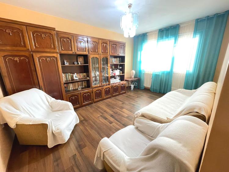 Apartament 3 camere decomandat-Piata Nicolina-etaj intermediar - 2