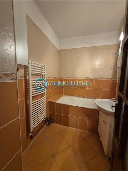 Royal Imobiliare - Vanzare apartament 3 camere zona Malu Rosu - 17