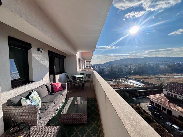 Ultracentral Spatios cu Vedere Superba  - 10