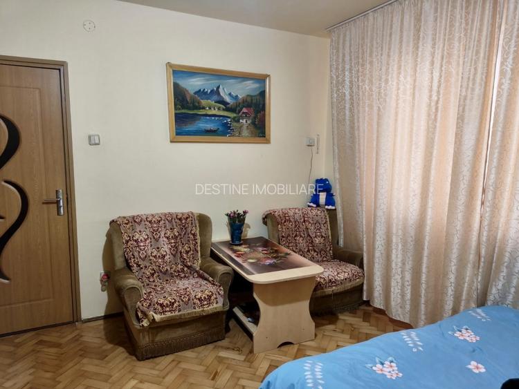 Apartament 2 camere bloc caramida etaj 1 - 6