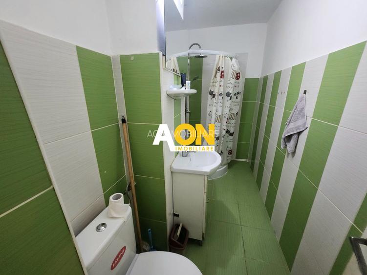 De vanzare apartament 3 camere, etaj 1, Cetate - 8