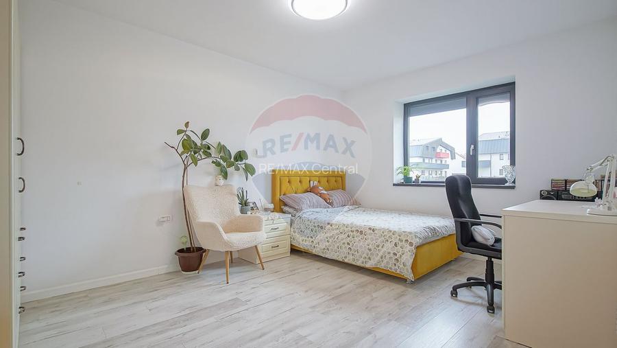 Casă premium cu 270 mp utili, 7 camere ,curte generoasă în Bartolomeu - 31