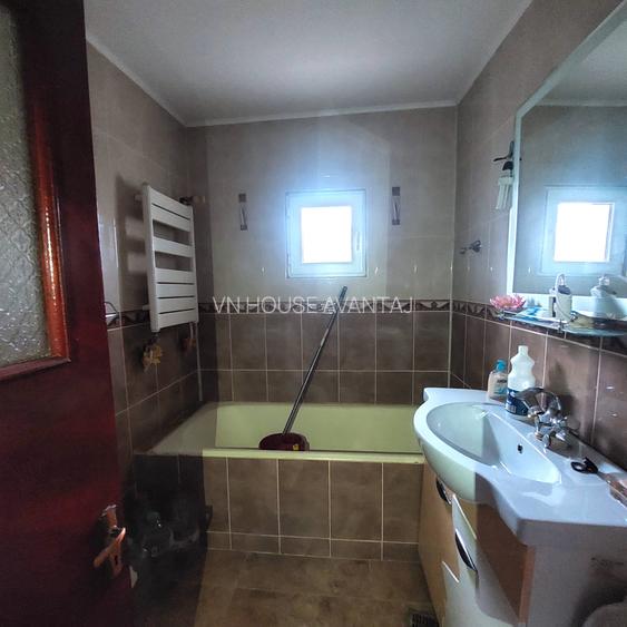 Apartament 3 camere si mansarda (zona Liceul nr.1 ) - 6