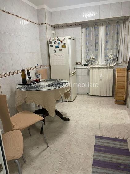 Închiriez apartament 3 camere, modern, spațios, Piața Alba Iulia , AC - 4
