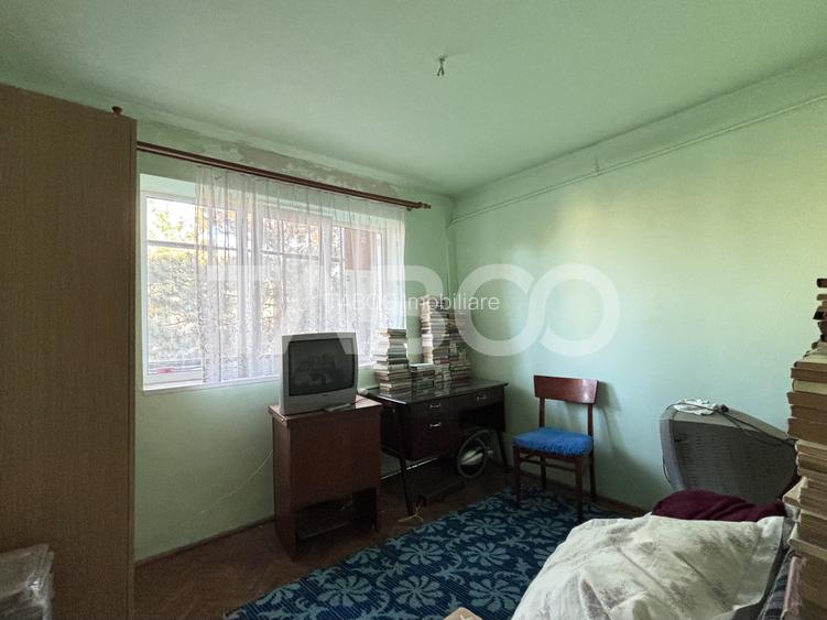 De vanzare apartament 2 camere decomandate zona Manastur - 2