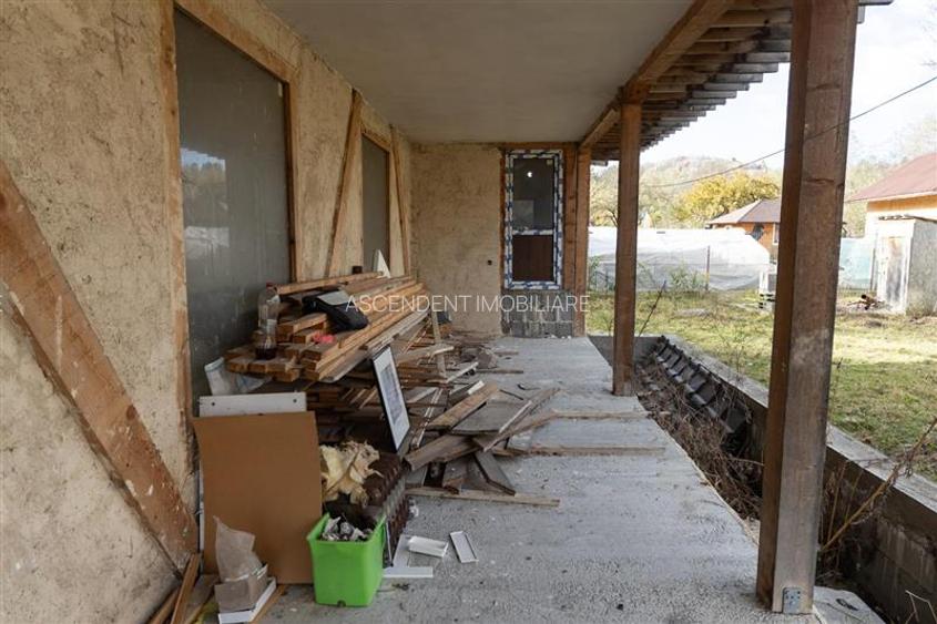 FILM! Constructie rustica tip Casa Verde, cu parau si panorama impresionanta, Mo - 30