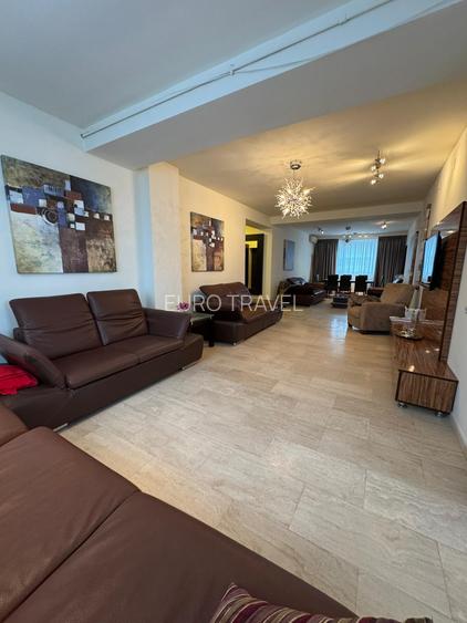 Apartament de lux - prima inchiriere - 50mp de plaja - CENTRU - mobilat, utilat - 3