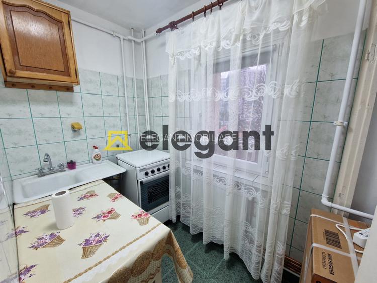 Garsoniera decomandata, etaj 1, centrala, Brazda-Spiru Haret - 4