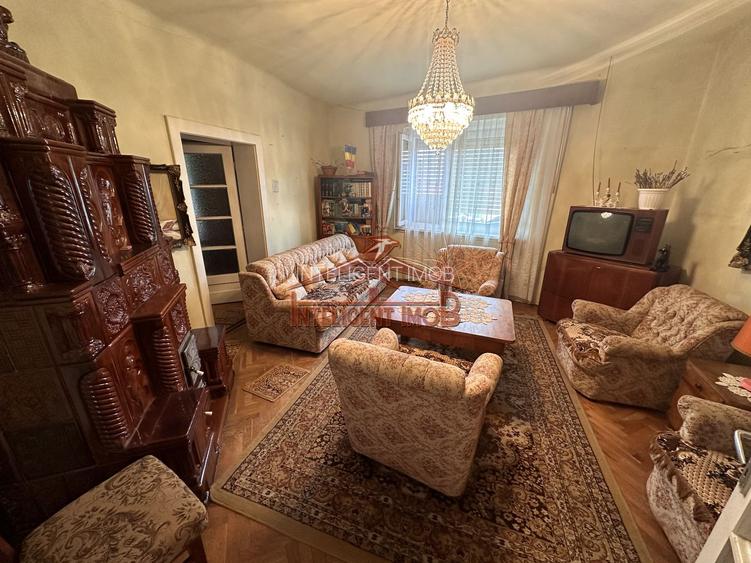 Casa de vanzare cu 3 camere in Medias zona centrala - 2