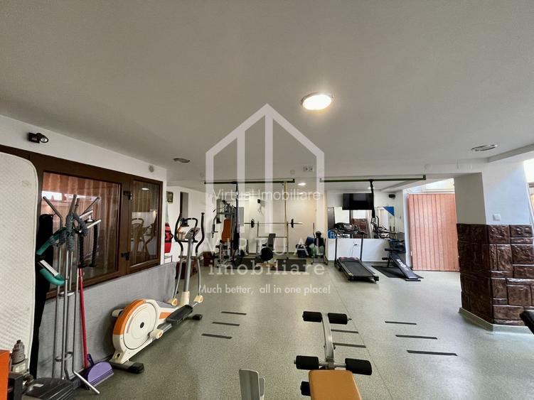 Vila/Pensiune cu 3 corpuri, 34 de camere, sala de fitness - Central - 40