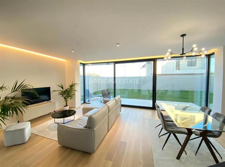 Vila de lux   2025   P+1E   Matei Millo   COMISION 0 - 10