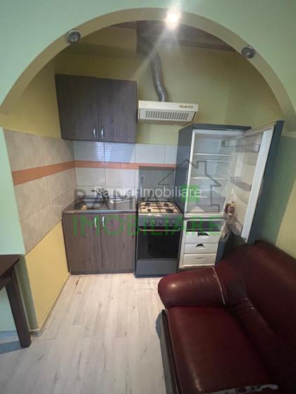 Garsoniera de inchiriat la curte zona Craiter - 3