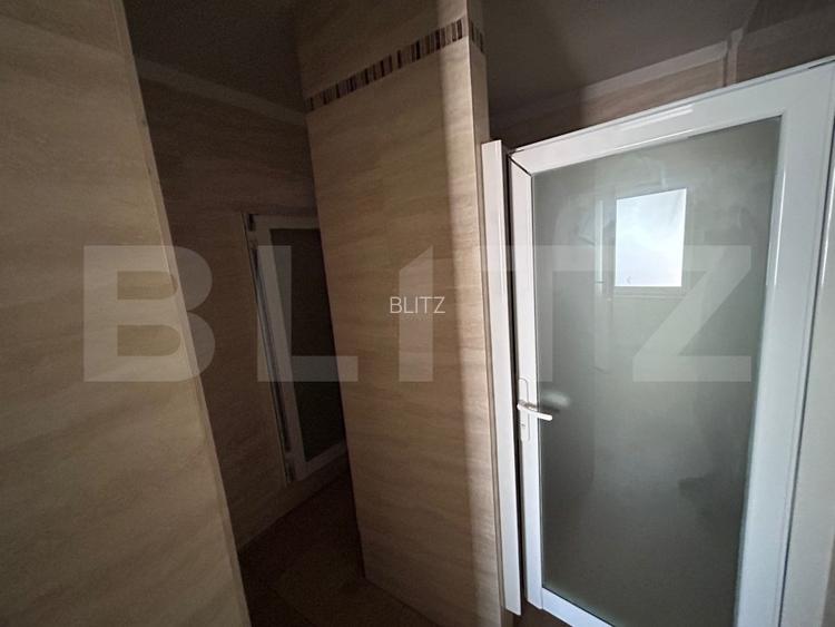Spatiu comercial pe 2 niveluri, 230 mp, zona semicentrala - 15