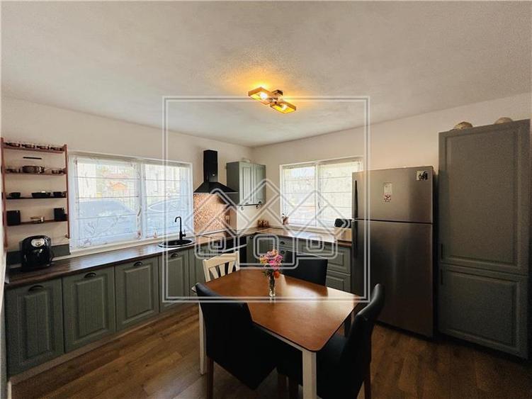 Casa moderna, cu 4 camere, 109 mp utili,  211 mp teren