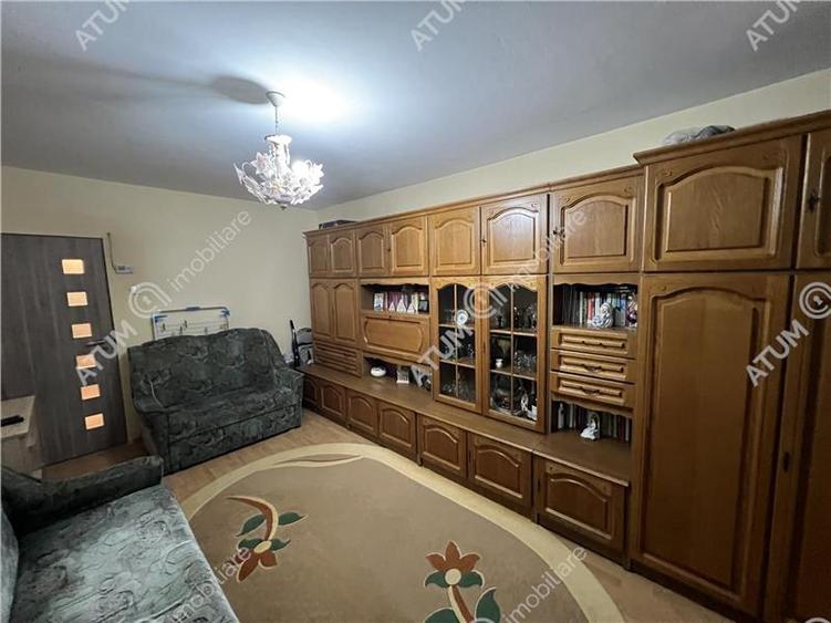 Apartament cu 2 camere decomandate si pivnita zona Terezian din Sibiu