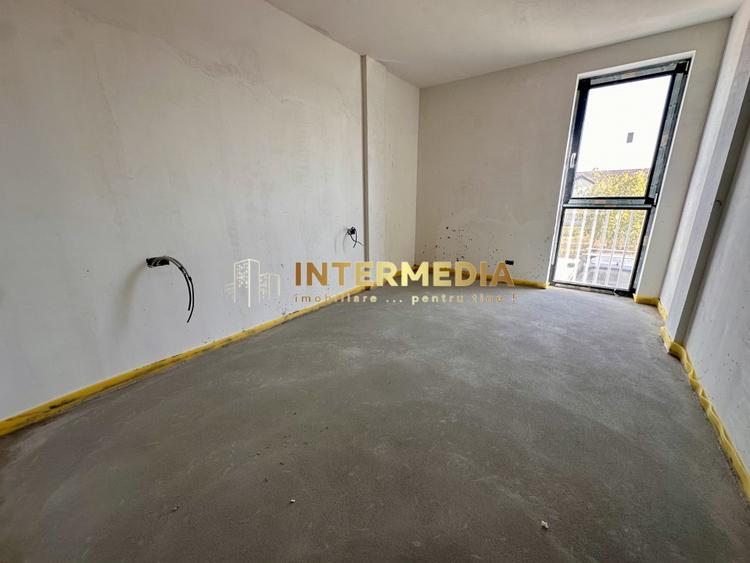 Apartament 3 camere Bloc Nou in Cetate finisat la cheie